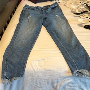 KanCan Frayed Hem Ankle Jeans in Blue